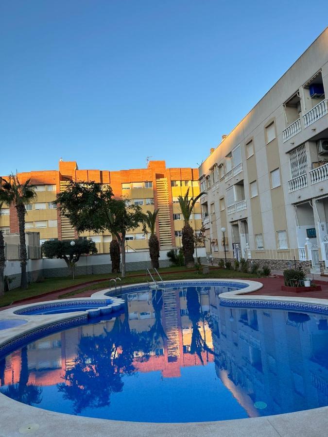Apartament Mariha Torrevieja Dış mekan fotoğraf