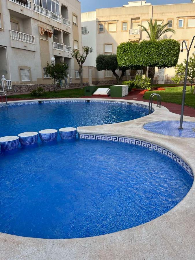 Apartament Mariha Torrevieja Dış mekan fotoğraf